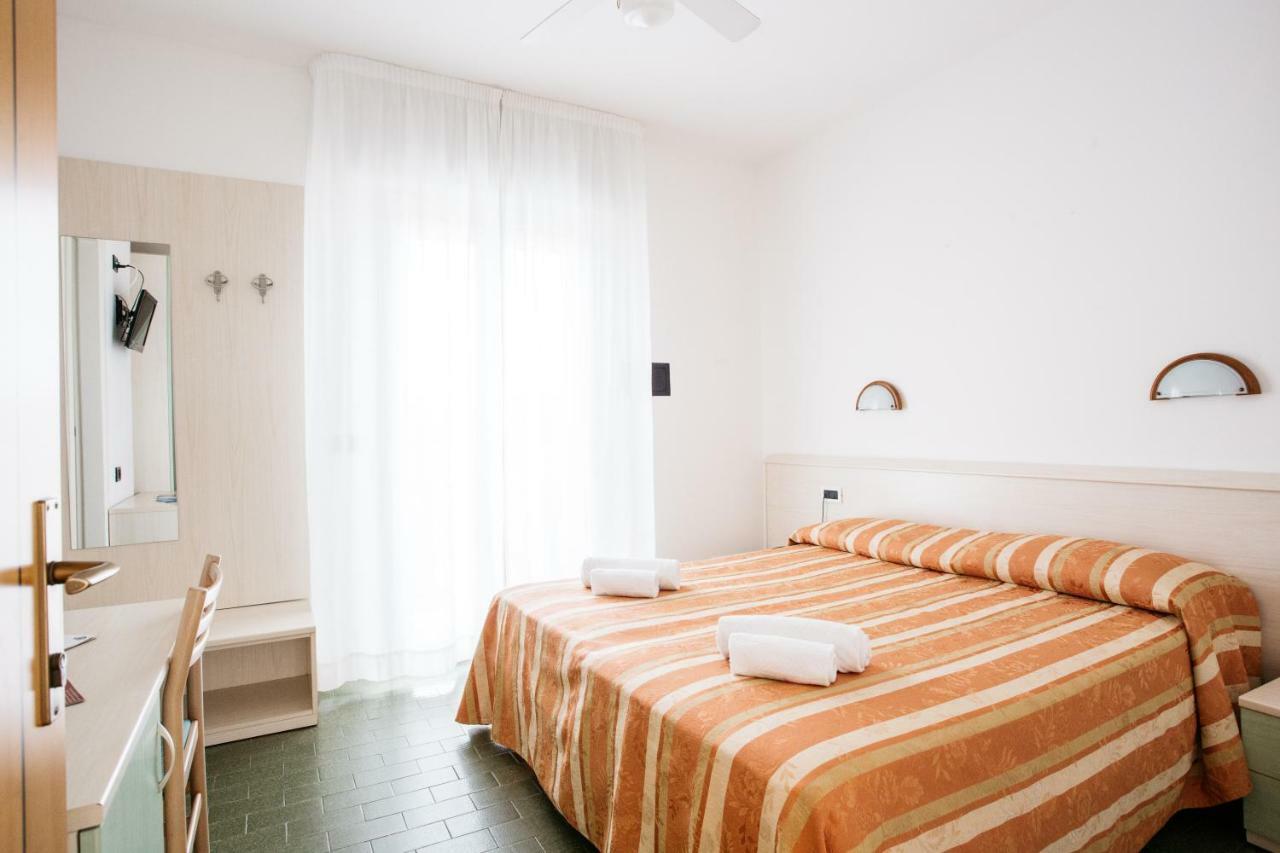 Hotel Angelo Caorle Exteriör bild
